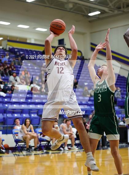 Thumbnail 2 in Scurry-Rosser vs. Riesel (UIL 3A Bi-District) photogallery.