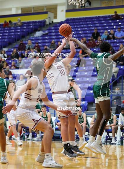 Thumbnail 1 in Scurry-Rosser vs. Riesel (UIL 3A Bi-District) photogallery.