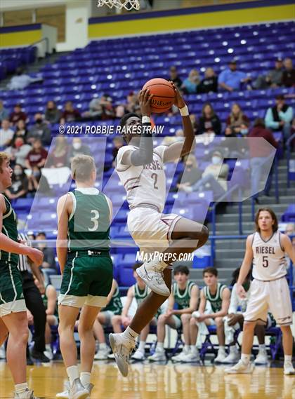 Thumbnail 1 in Scurry-Rosser vs. Riesel (UIL 3A Bi-District) photogallery.