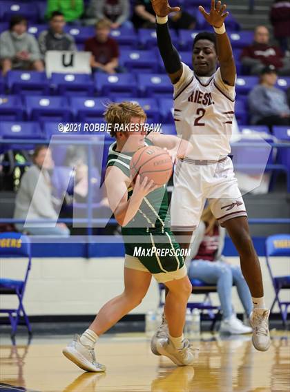 Thumbnail 1 in Scurry-Rosser vs. Riesel (UIL 3A Bi-District) photogallery.