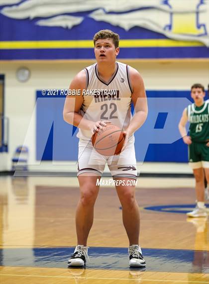 Thumbnail 2 in Scurry-Rosser vs. Riesel (UIL 3A Bi-District) photogallery.