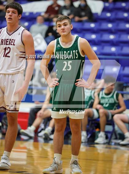 Thumbnail 1 in Scurry-Rosser vs. Riesel (UIL 3A Bi-District) photogallery.