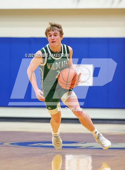 Thumbnail 3 in Scurry-Rosser vs. Riesel (UIL 3A Bi-District) photogallery.