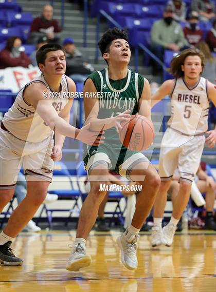 Thumbnail 1 in Scurry-Rosser vs. Riesel (UIL 3A Bi-District) photogallery.