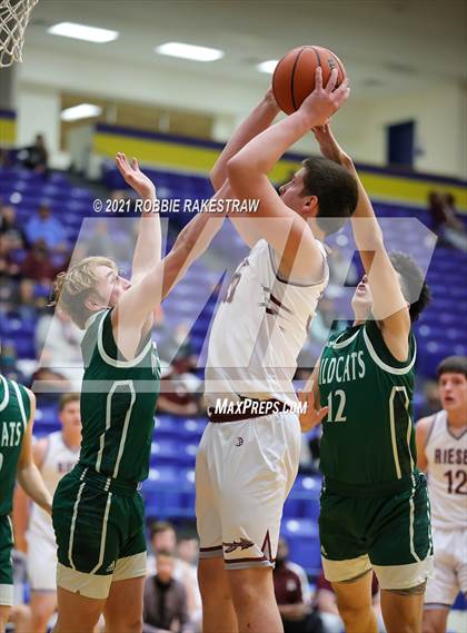 Thumbnail 1 in Scurry-Rosser vs. Riesel (UIL 3A Bi-District) photogallery.