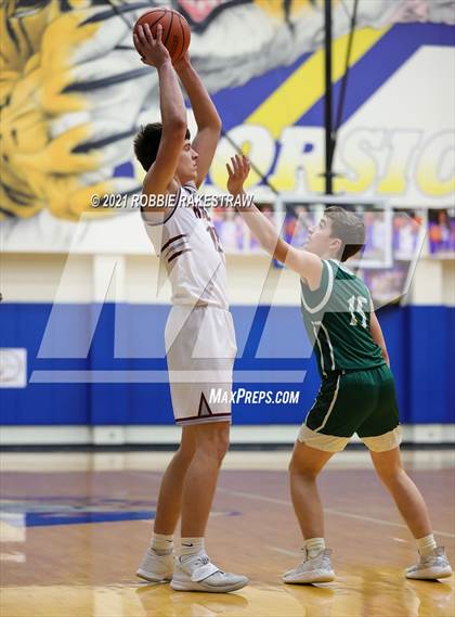 Thumbnail 2 in Scurry-Rosser vs. Riesel (UIL 3A Bi-District) photogallery.