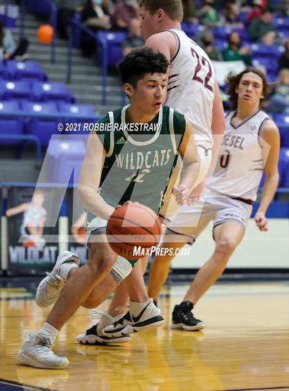 Thumbnail 1 in Scurry-Rosser vs. Riesel (UIL 3A Bi-District) photogallery.