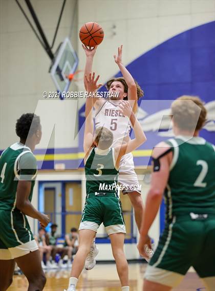 Thumbnail 3 in Scurry-Rosser vs. Riesel (UIL 3A Bi-District) photogallery.