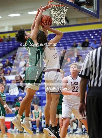 Thumbnail 3 in Scurry-Rosser vs. Riesel (UIL 3A Bi-District) photogallery.