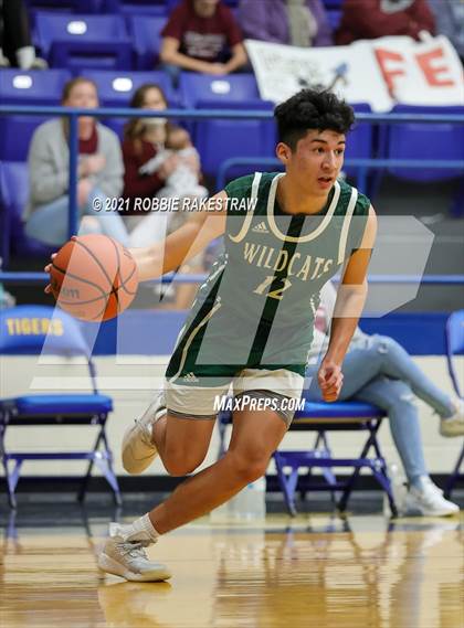 Thumbnail 2 in Scurry-Rosser vs. Riesel (UIL 3A Bi-District) photogallery.