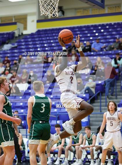 Thumbnail 2 in Scurry-Rosser vs. Riesel (UIL 3A Bi-District) photogallery.