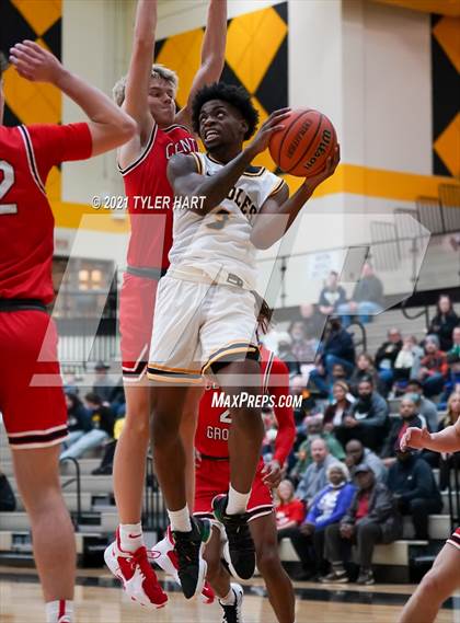 Thumbnail 2 in Center Grove @ Avon photogallery.