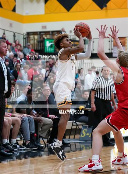 Thumbnail 1 in Center Grove @ Avon photogallery.