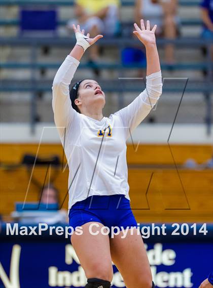 Thumbnail 2 in Samuel Clemens vs Warren (NISD Volleyball Tournament) photogallery.