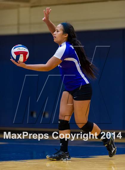 Thumbnail 3 in Samuel Clemens vs Warren (NISD Volleyball Tournament) photogallery.