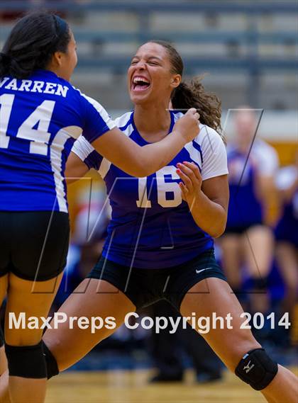 Thumbnail 1 in Samuel Clemens vs Warren (NISD Volleyball Tournament) photogallery.