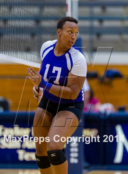 Thumbnail 2 in Samuel Clemens vs Warren (NISD Volleyball Tournament) photogallery.