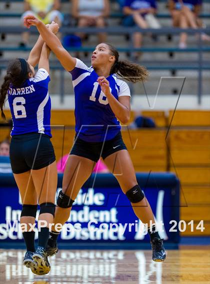 Thumbnail 3 in Samuel Clemens vs Warren (NISD Volleyball Tournament) photogallery.
