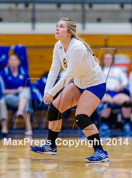 Thumbnail 2 in Samuel Clemens vs Warren (NISD Volleyball Tournament) photogallery.