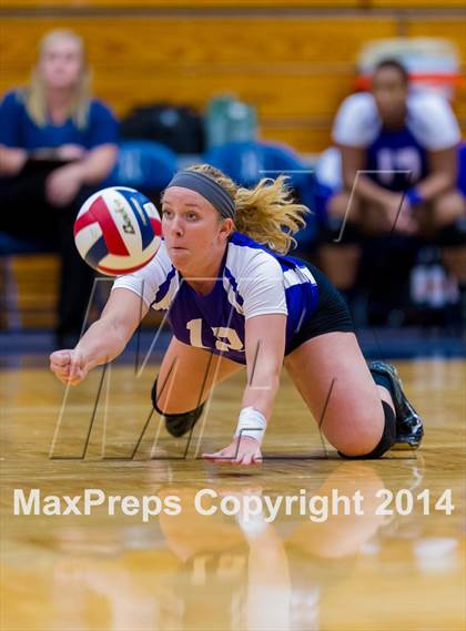 Thumbnail 2 in Samuel Clemens vs Warren (NISD Volleyball Tournament) photogallery.