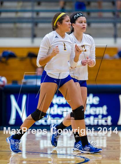 Thumbnail 3 in Samuel Clemens vs Warren (NISD Volleyball Tournament) photogallery.