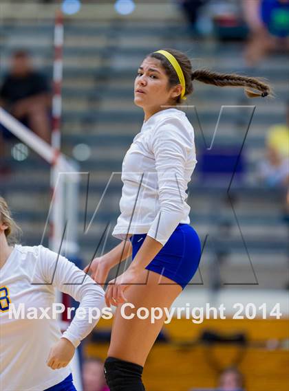 Thumbnail 2 in Samuel Clemens vs Warren (NISD Volleyball Tournament) photogallery.