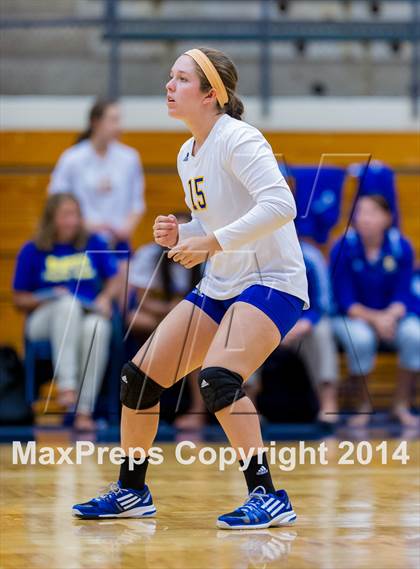 Thumbnail 3 in Samuel Clemens vs Warren (NISD Volleyball Tournament) photogallery.