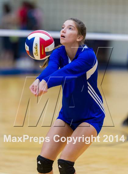 Thumbnail 2 in Samuel Clemens vs Warren (NISD Volleyball Tournament) photogallery.