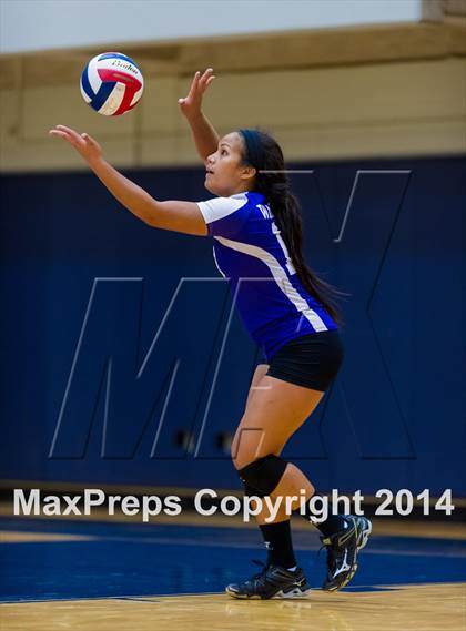 Thumbnail 1 in Samuel Clemens vs Warren (NISD Volleyball Tournament) photogallery.
