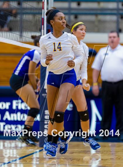 Thumbnail 2 in Samuel Clemens vs Warren (NISD Volleyball Tournament) photogallery.