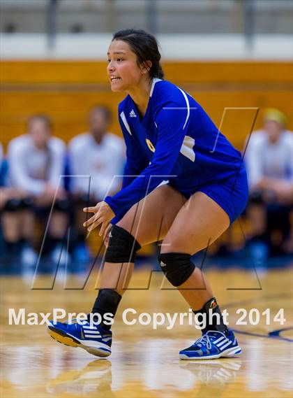 Thumbnail 2 in Samuel Clemens vs Warren (NISD Volleyball Tournament) photogallery.