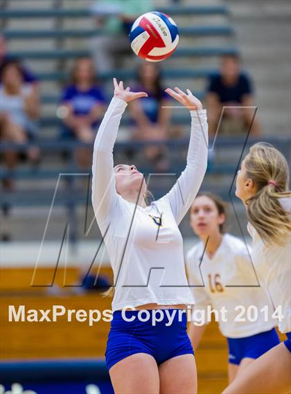 Thumbnail 2 in Samuel Clemens vs Warren (NISD Volleyball Tournament) photogallery.
