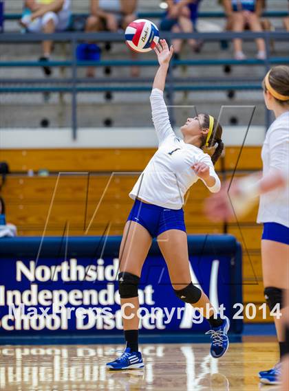 Thumbnail 1 in Samuel Clemens vs Warren (NISD Volleyball Tournament) photogallery.