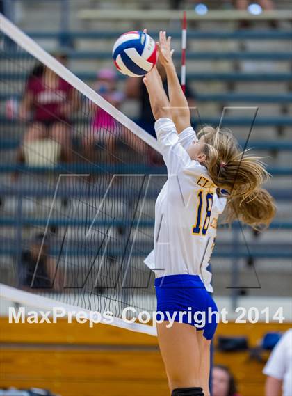 Thumbnail 3 in Samuel Clemens vs Warren (NISD Volleyball Tournament) photogallery.