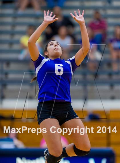 Thumbnail 1 in Samuel Clemens vs Warren (NISD Volleyball Tournament) photogallery.