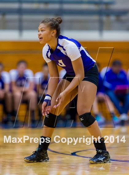 Thumbnail 1 in Samuel Clemens vs Warren (NISD Volleyball Tournament) photogallery.
