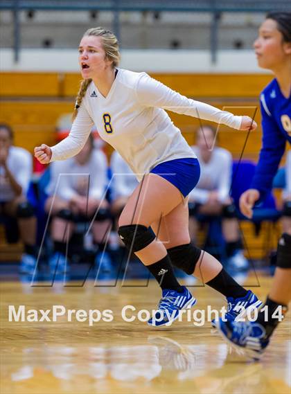Thumbnail 3 in Samuel Clemens vs Warren (NISD Volleyball Tournament) photogallery.
