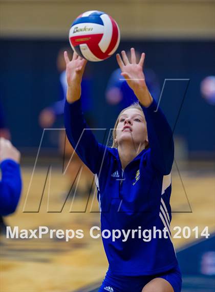 Thumbnail 3 in Samuel Clemens vs Warren (NISD Volleyball Tournament) photogallery.