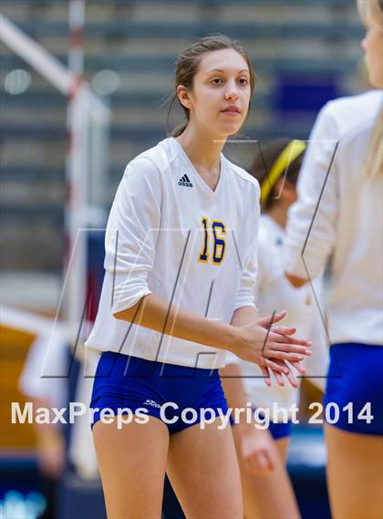 Thumbnail 2 in Samuel Clemens vs Warren (NISD Volleyball Tournament) photogallery.