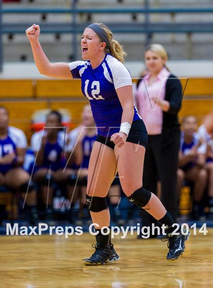 Thumbnail 3 in Samuel Clemens vs Warren (NISD Volleyball Tournament) photogallery.