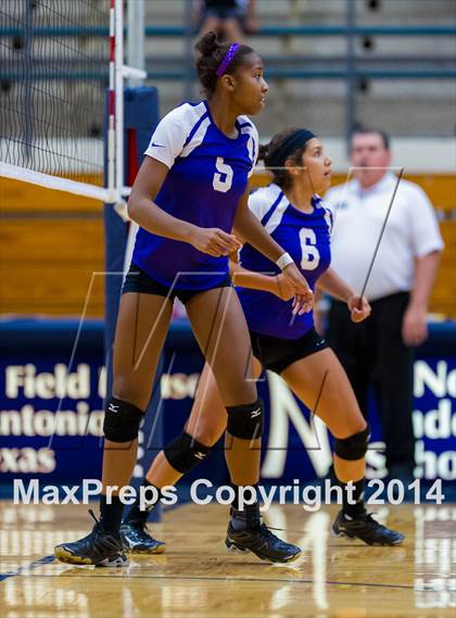 Thumbnail 2 in Samuel Clemens vs Warren (NISD Volleyball Tournament) photogallery.