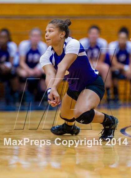 Thumbnail 2 in Samuel Clemens vs Warren (NISD Volleyball Tournament) photogallery.