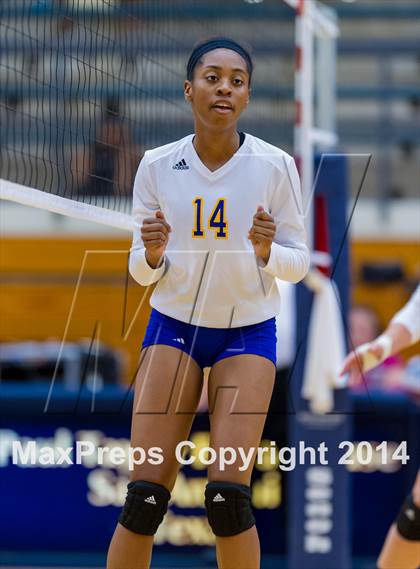 Thumbnail 3 in Samuel Clemens vs Warren (NISD Volleyball Tournament) photogallery.