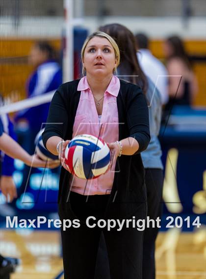 Thumbnail 3 in Samuel Clemens vs Warren (NISD Volleyball Tournament) photogallery.