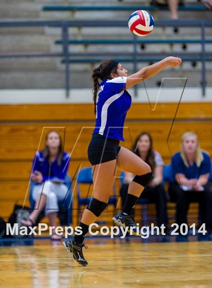 Thumbnail 1 in Samuel Clemens vs Warren (NISD Volleyball Tournament) photogallery.
