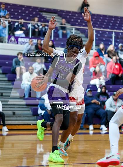 Thumbnail 2 in The Burlington School vs Winston-Salem Christian (John Wall Holiday Invitational) photogallery.
