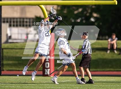 Thumbnail 3 in St. John's Prep vs. Hingham (MIAA Division 1 Semifinal) photogallery.