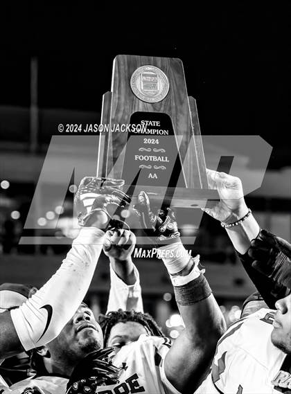 Thumbnail 2 in Monroe vs Northeastern (NCHSAA 2A FINAL) photogallery.
