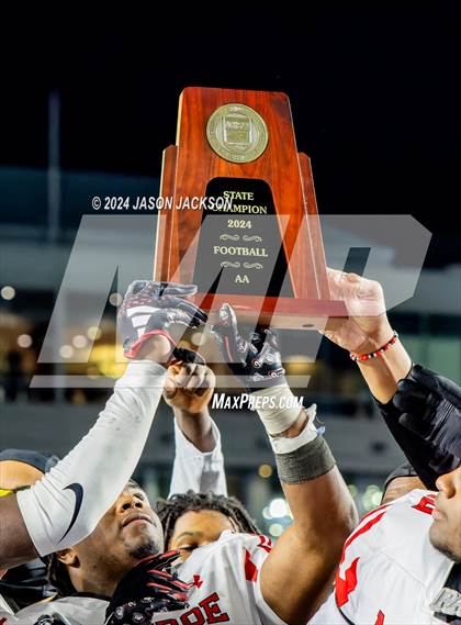Thumbnail 3 in Monroe vs Northeastern (NCHSAA 2A FINAL) photogallery.
