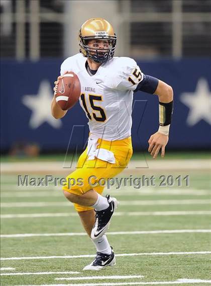 Thumbnail 1 in St. Thomas Aquinas vs Skyline (Kirk Herbstreit National Kickoff Classic) photogallery.
